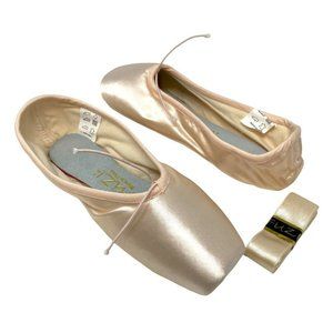 NWT BALLET POINTE SHOES BUNDLE 18 Various Size Pairs of Fuzi Full Shank